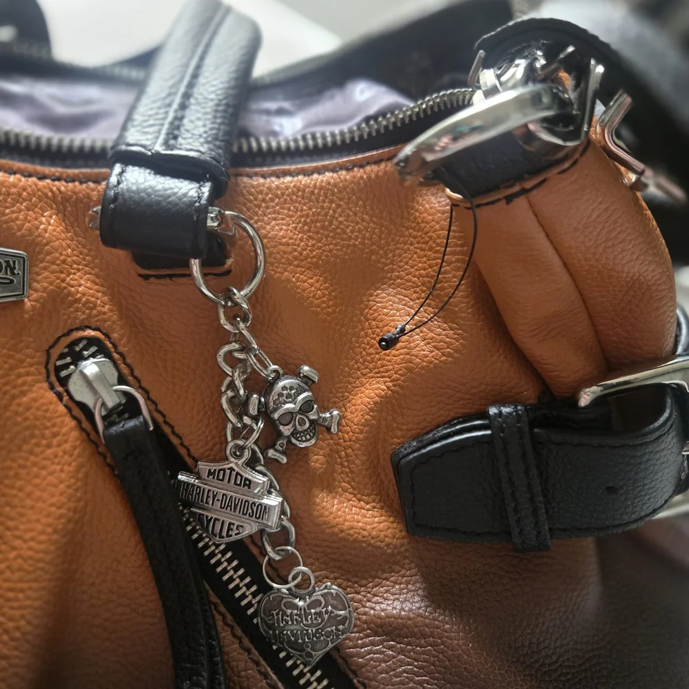 Harley-Davidson Women's Tan and Black Leather Bag and Wallet - Picture 6 of 11